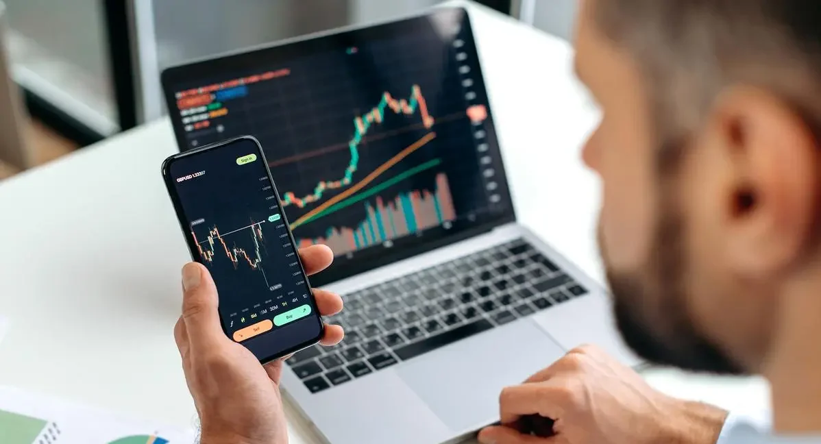 Mobile Trading and On-the-Go Management